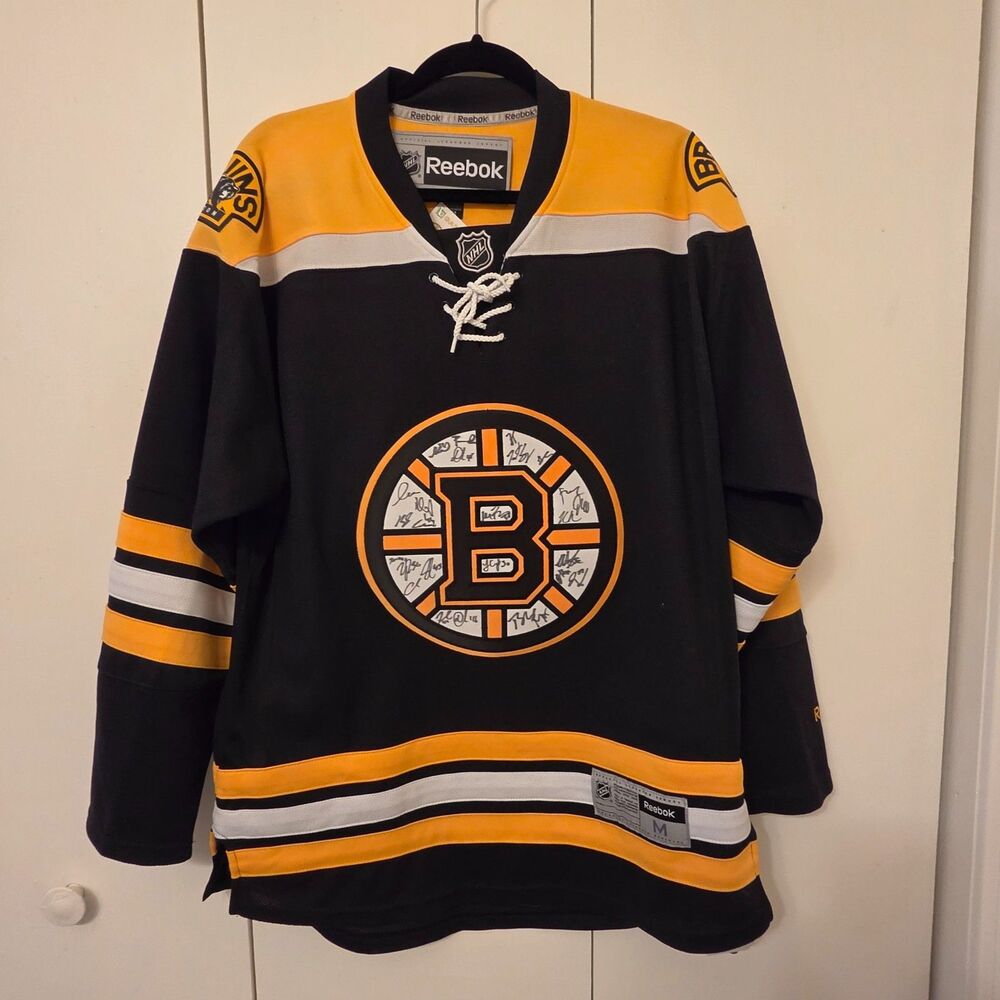 2015–16 Boston Bruins Team-Signed Reebok Autographed Home Jersey Size Medium